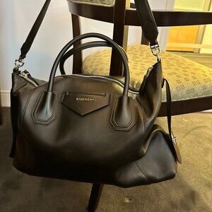 Givenchy Antigona Soft Medium Leather Bag